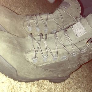 TIMBERLAND BOOT